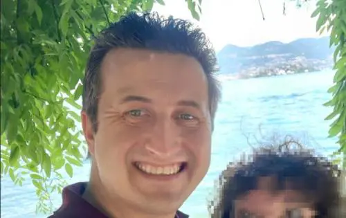 Ritira la candidatura a sindaco durante il punto stampa: altro caos nel Pd