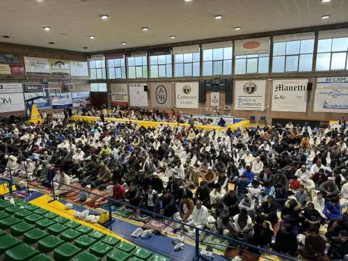 "Donne chiuse in un "recinto" durante la festa di fine Ramadan"