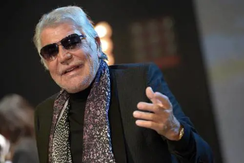 Roberto Cavalli, lo stilista dalle grandi passioni. Da Firenze ad Hollywood che impazziva per i suoi abiti animalier