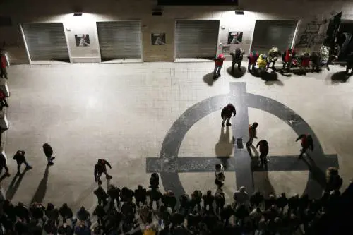 La difesa (impossibile) del libro su Acca Larentia