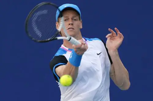 Sinner beffa Rune, ricordando Borg-McEnroe