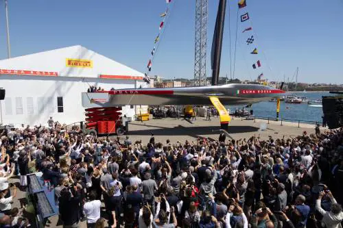 Foto dalla pagina Fb di Luna Rossa Prada Pirelli Team