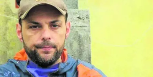 Morto al concerto dei Subsonica: un fermo. "Era sulle scale, fatale un pugno alla testa"