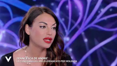 "Inseguita fuori dal tribunale". Francesca De André dopo la condanna dell'ex fidanzato violento
