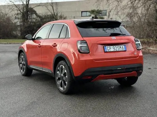 Fiat 600e: guarda il video in pillole del nuovo crossover elettrico italiano