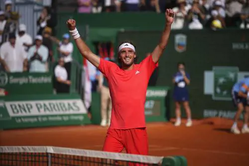 Tsitsipas è il re di Montecarlo: il greco batte Casper Ruud in due set