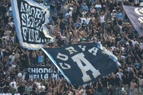 Al Maradona c'è il solleone ma accendono i riflettori...