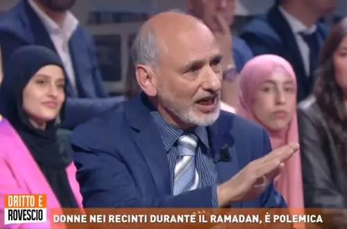 "Donne nel recinto? Altrimenti guardano il sedere...". Choc a Dritto e Rovescio, cosa dice l'imam