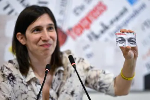 "Tesseramento Pd dedicato a Berlinguer", Schlein lancia la sfida per le Europee