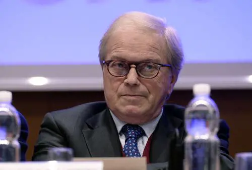 "La foto di Berlinguer sulla tessera Pd? Non siamo il Pci, ora metta De Gasperi"