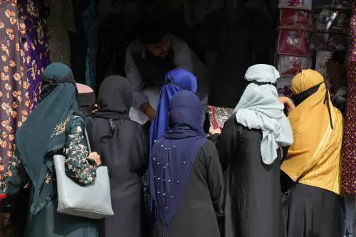 La guerra alle donne degli ayatollah iraniani: pena di morte se non indossano il velo