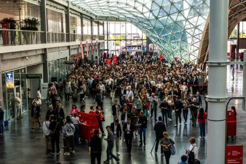Aperto il Salone del Mobile, la "città intercontinentale" del design e dell'arredo