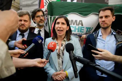 Forti torna ma la sinistra fa scena muta