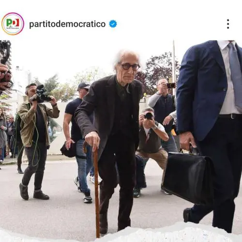 Il Pd "taglia la testa" all'avvocato di Canfora
