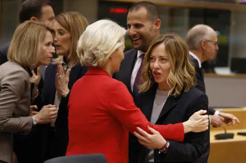 Meloni su Draghi sceglie la cautela. "Dibattito buono nella campagna per le Europee"