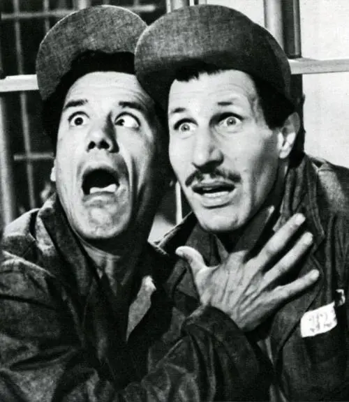 Ciccio Ingrassia con Franco Franchi ne "I due evasi" (1964)