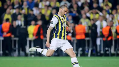 Fenerbahce, Bonucci entra e sbaglia il rigore decisivo