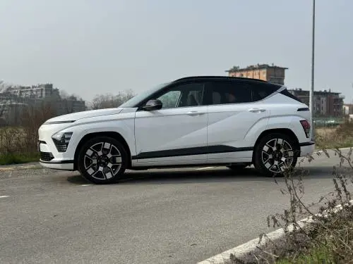 Hyundai Kona Electric: il video in pillole del crossover elettrico da città