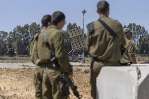  Israele pronto a schierare un'arma laser contro i missili dell'Iran