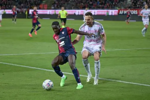 Le pagelle di Cagliari-Juventus: Vlahovic ci crede, Dossena sciagurato
