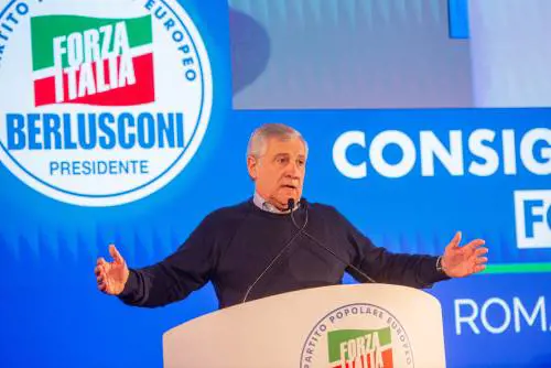Il centrodestra si compatta sulla priorità degli azzurri. Tajani: "Battaglia per tutti"