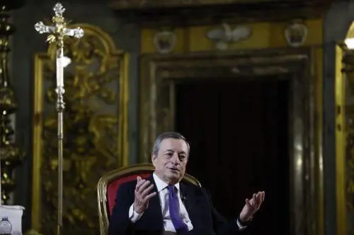 Mai come oggi l'Europa è chiamata a serrare le file. Basta alibi sull'eurodebito e sulla difesa dei confini