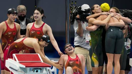 Nuoto, 23 cinesi positivi prima di Tokyo 2021. La Wada: "Tutto regolare". E minaccia querele