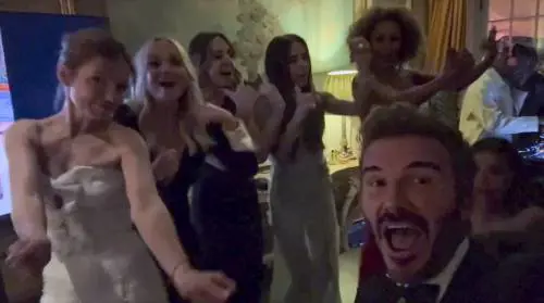 La reunion e i regali speciali. Victoria festeggia il compleanno con le Spice Girls