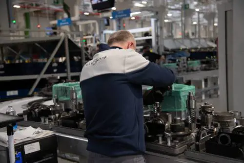  Stellantis, stop produzione a Mirafiori per tutto maggio
