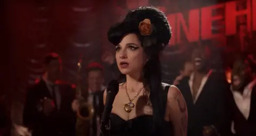 Amy Winehouse le canta ancora a tutti, ma con pochi incassi