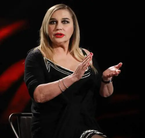 "Mai fatto la escort?". Francesca Fagnani spiazza Lory Del Santo a Belve