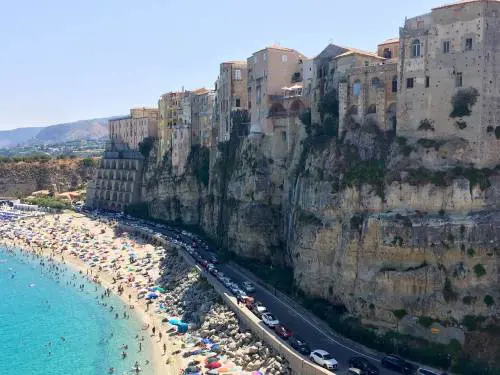 "Infiltrazioni mafiose". Sciolto il Consiglio comunale di Tropea