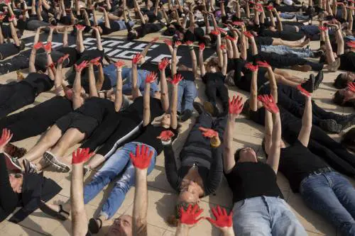 L'Onu: "Orrore le fosse comuni, ora l'inchiesta"