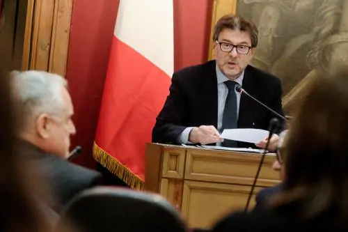 "È un compromesso ma anche un passo avanti". Giorgetti riferisce sul Patto di Stabilità
