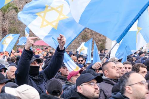 Tensioni in piazza tra Brigata ebraica e manifestanti pro-Palestina