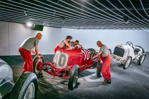 Torna agli antichi splendori la “rossa” di Mercedes vincitrice alla Targa Florio