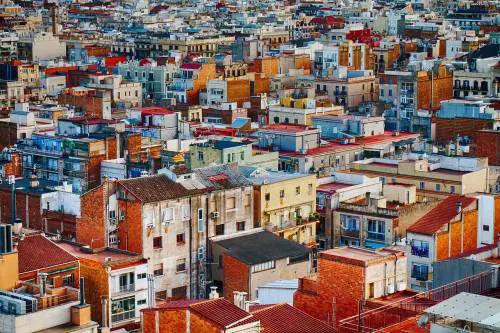 Sopraelevazione in condominio: consentita se rispetta le normative antisismiche