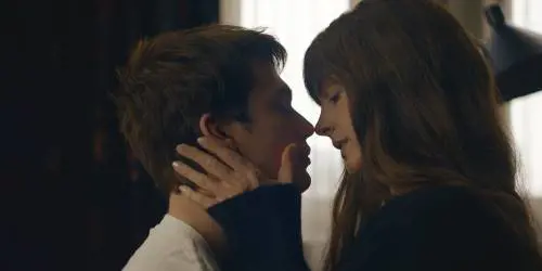"The Idea of you", arriva il film romantico che segna il ritorno di Anne Hathaway