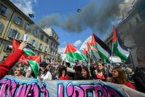Arabi e baby gang coalizzati contro Israele