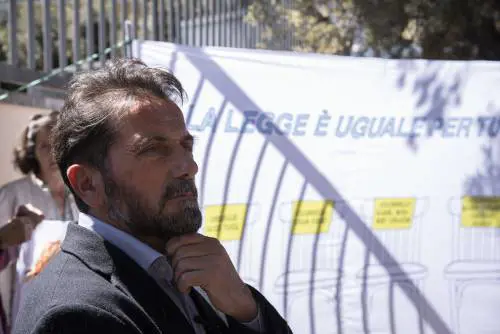 Usigrai, il sindacato "rosso" sciopera contro il governo ma paga in nero i lavoratori