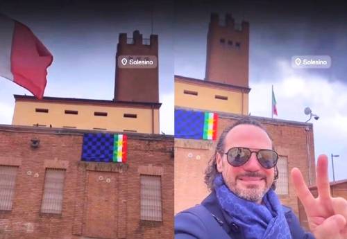 Novelli Don Camillo e Peppone: sindaco issa bandiera dell'Inter per vendicarsi del parroco juventino