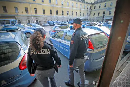 Roma, avevano quadri spagnoli rubati: un bottino da 170mila euro