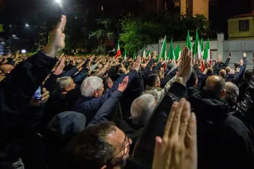 La Cassazione assolve i saluti romani 