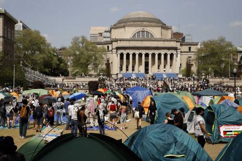 Le immagini della manifestazione di protesta pro Palestina alla Columbia University
