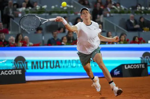 Eccellente Sinner, batte Khachanov in tre set e va ai quarti degli Atp di Madrid