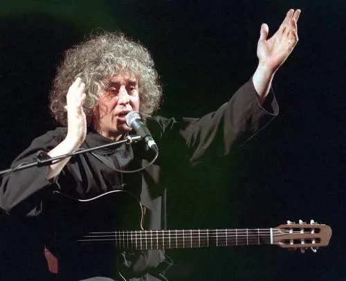 Angelo Branduardi: "Live di brani inediti. E alla fine canteremo Alla fiera dell'Est"