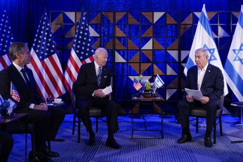 Biden chiama Netanyahu. Il capo Cia a Tel Aviv. "Fermate il blitz militare". A rischio l'invio di armi