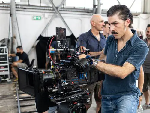 Le scuse a metà di Riondino: “La foto capovolta di La Russa? Uno sbaglia ma…”