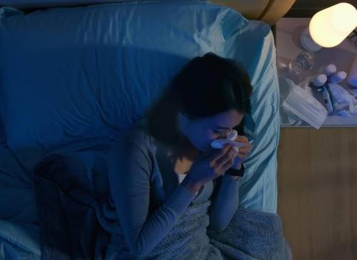 Perché l'allergia aumenta la notte (e non fa dormire): come si manifesta e rimedi