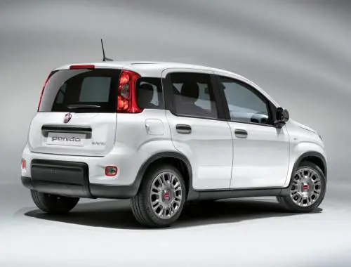 Le auto più vendute in Italia: Panda inarrestabile, sorpresa Cupra Formentor. Tonfo delle elettriche